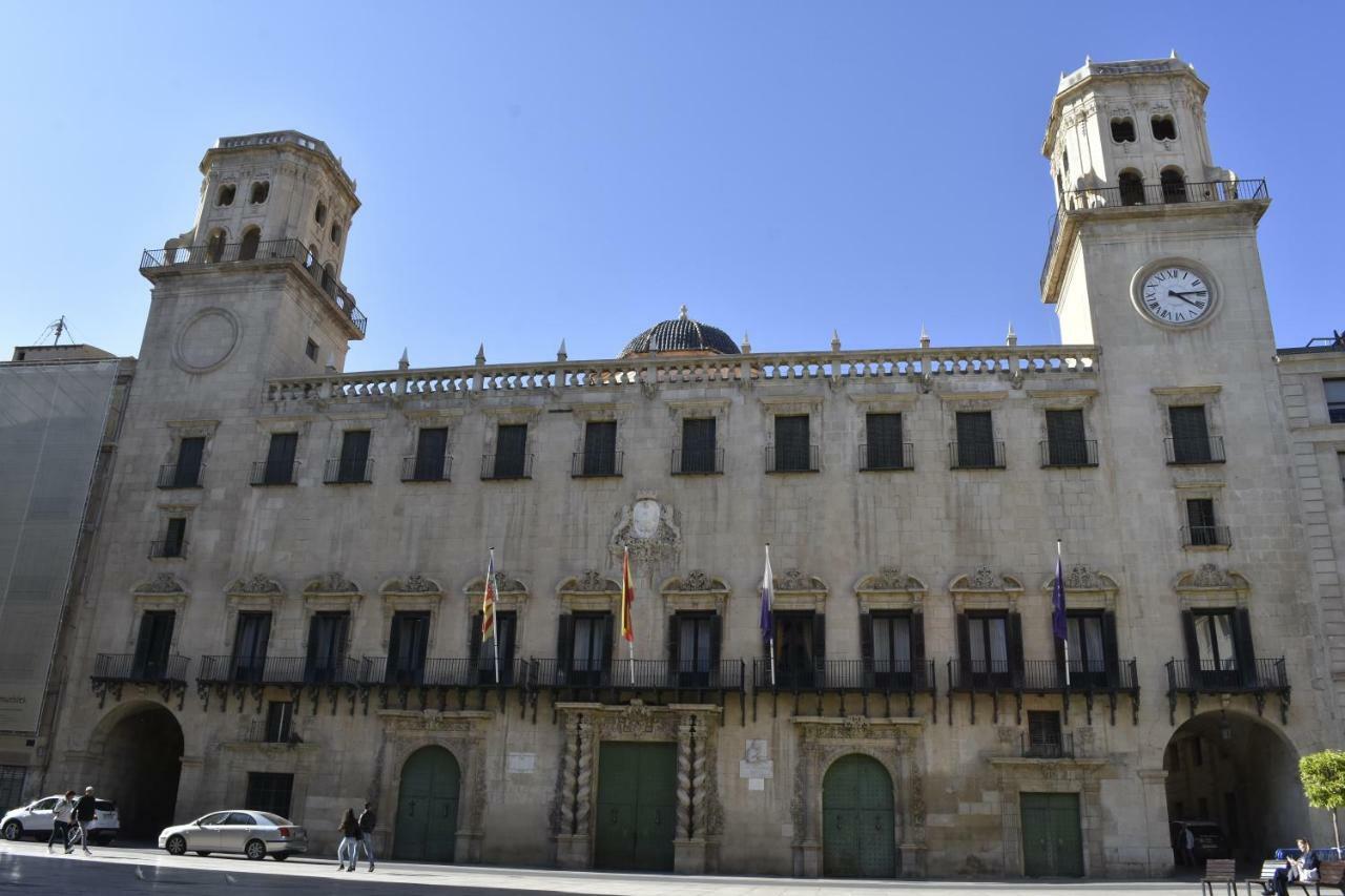 Lovely Apartment Near The Port Of Alicante Exterior photo