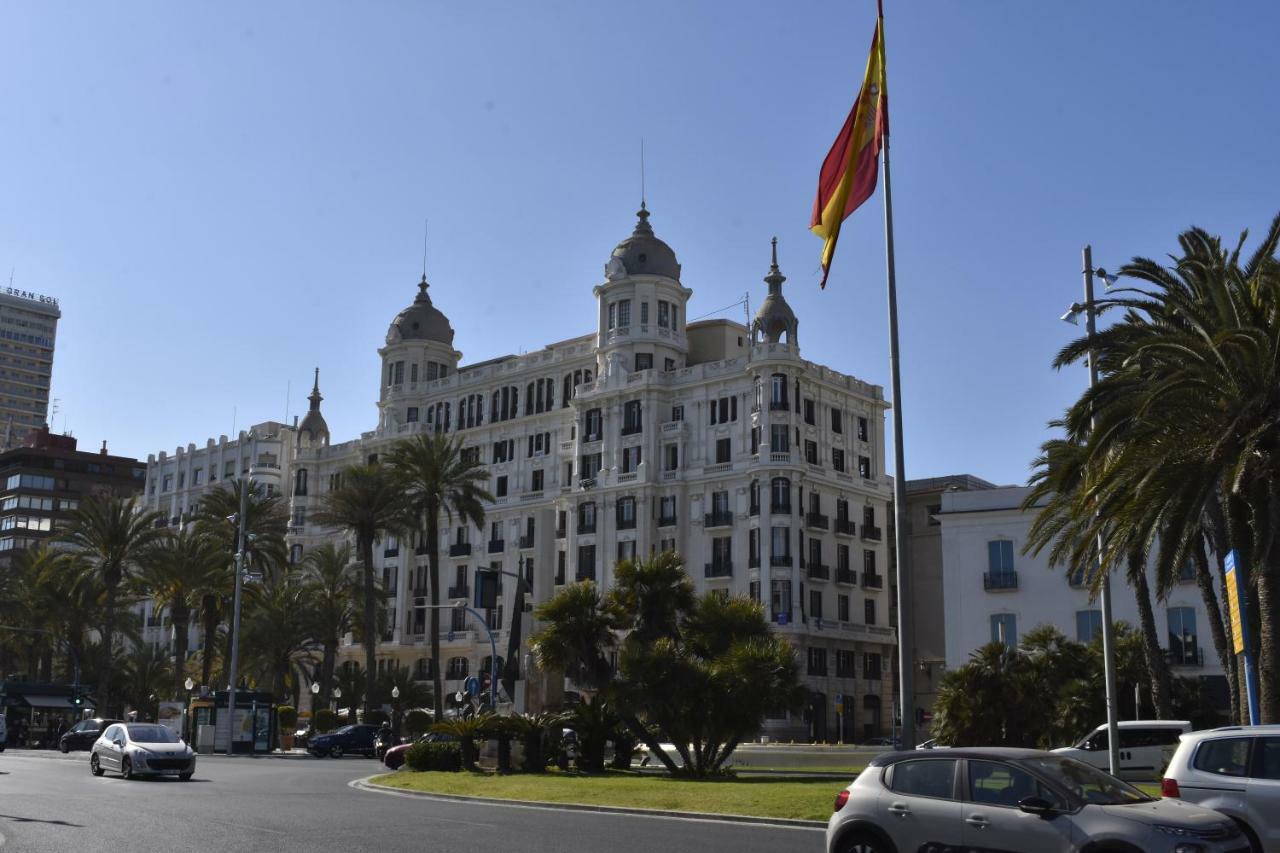 Lovely Apartment Near The Port Of Alicante Exterior photo