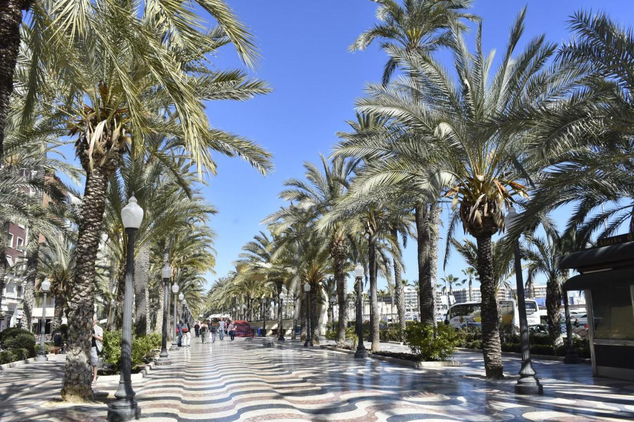 Lovely Apartment Near The Port Of Alicante Exterior photo